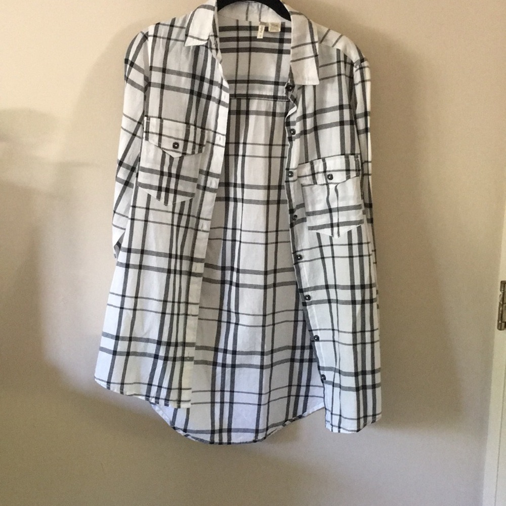 Japna Black and White Flannel